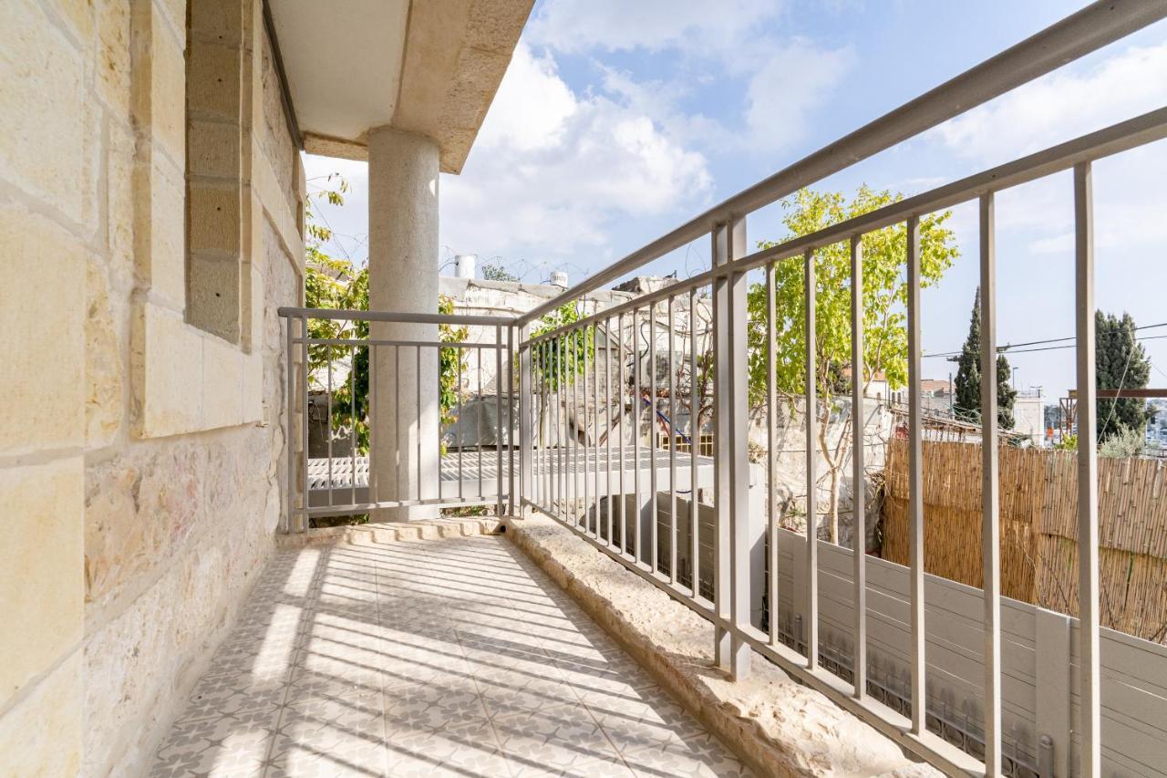 The Haneviim Suites - Isrentals エルサレム エクステリア 写真